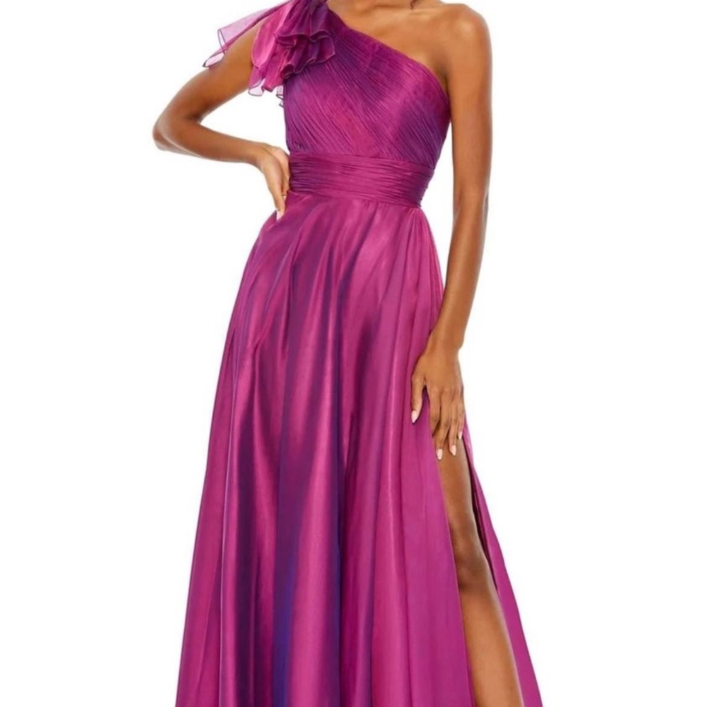 Mac Duggal Elegant One-Shoulder Fuchsia Gown Size 12